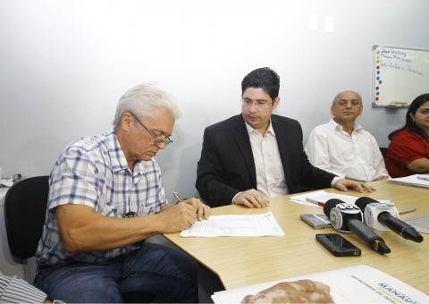 Prefeitura fecha acordo com empresas para entregar obras de recapeamento no reveillon